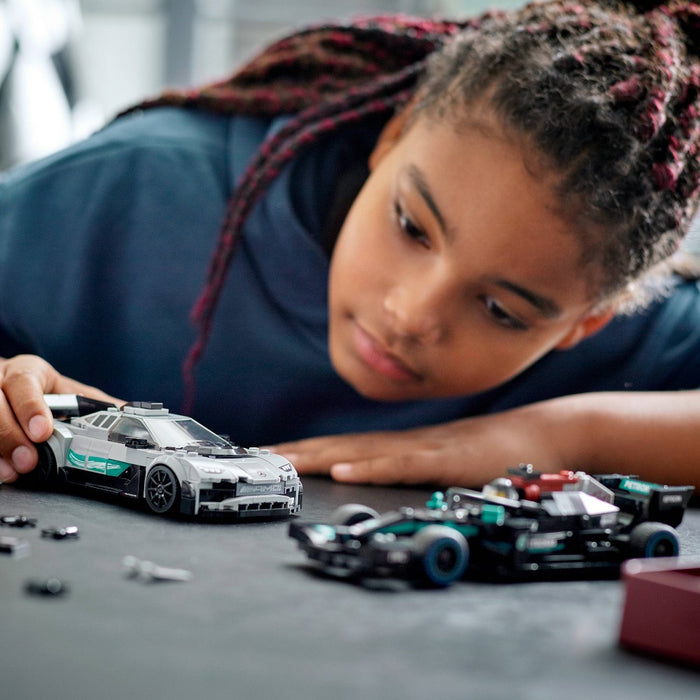 LEGO Mercedes-AMG F1 W12 E Performance & Mercedes-AMG Project One 76909