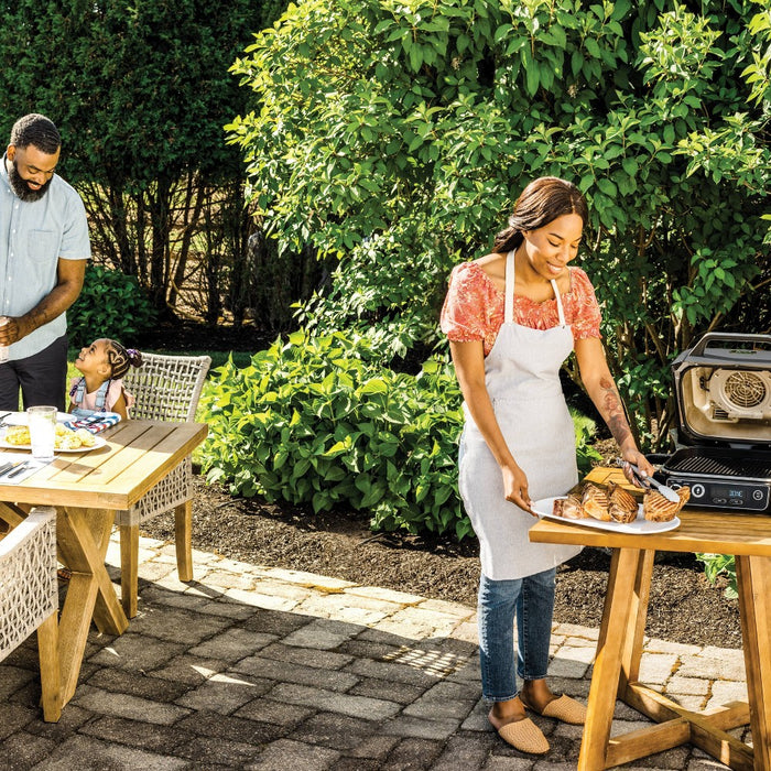 Ninja Woodfire Outdoor Grill & Smoker, 7-in-1 Master Grill, BBQ Smoker and Air Fryer with Woodfire Technology - OG701 (LOCAL PICKUP ONLY)