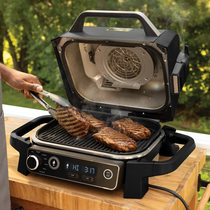 Ninja Woodfire Outdoor Grill & Smoker, 7-in-1 Master Grill, BBQ Smoker and Air Fryer with Woodfire Technology - OG701 (LOCAL PICKUP ONLY)