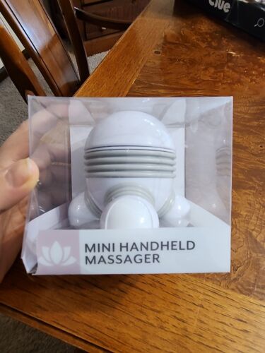 Vivitar Battery Operated Handheld Massager White Pressure Activated New