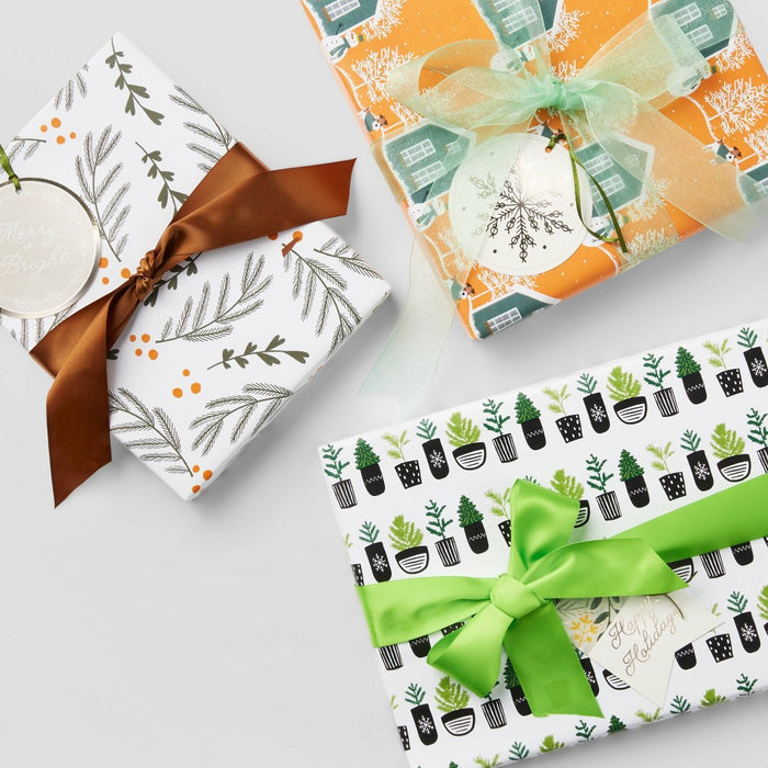 20 sq ft Snowman Gift Wrap Orange - Wondershop