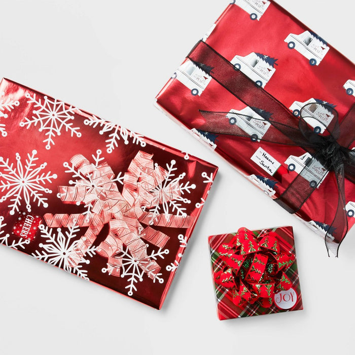 25 sq ft North Pole Post Gift Wrap - Wondershop