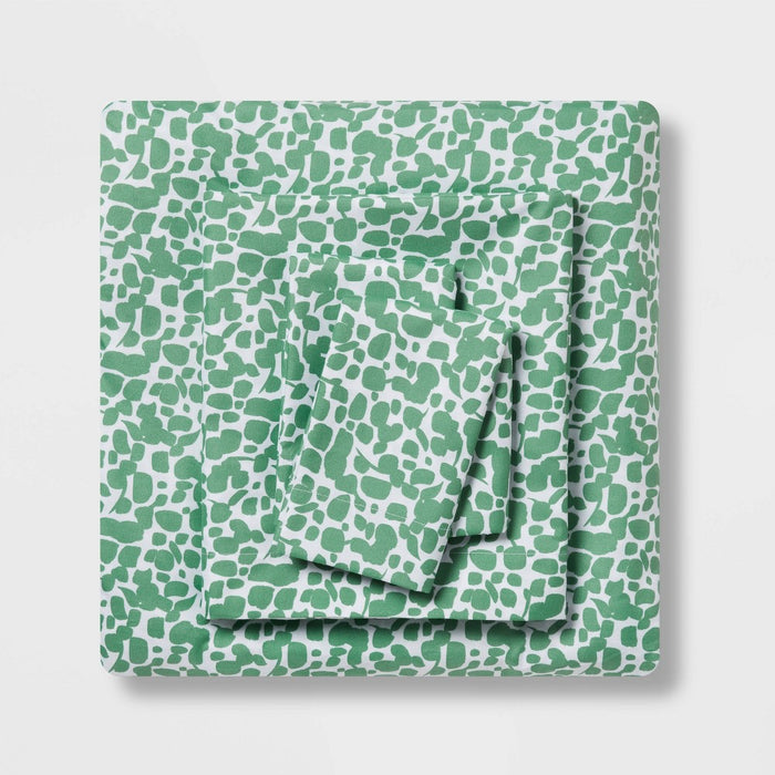 Queen Printed Microfiber Sheet Set Green Dot - Room Essentials