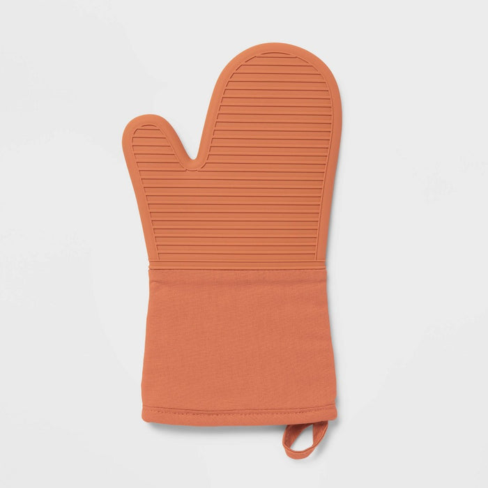 12.5" x 7" Cosmic Rust Silicon Oven Mitt - Threshold