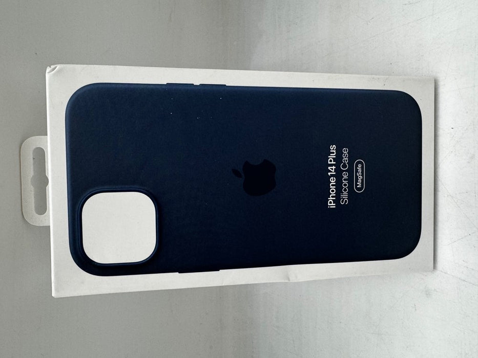 Apple iPhone 14 Plus Silicone Case with MagSafe - Midnight