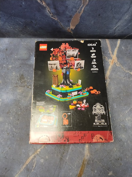 LEGO Ideas Family Tree Home Decor Building Set 21346 SEE DETAILS