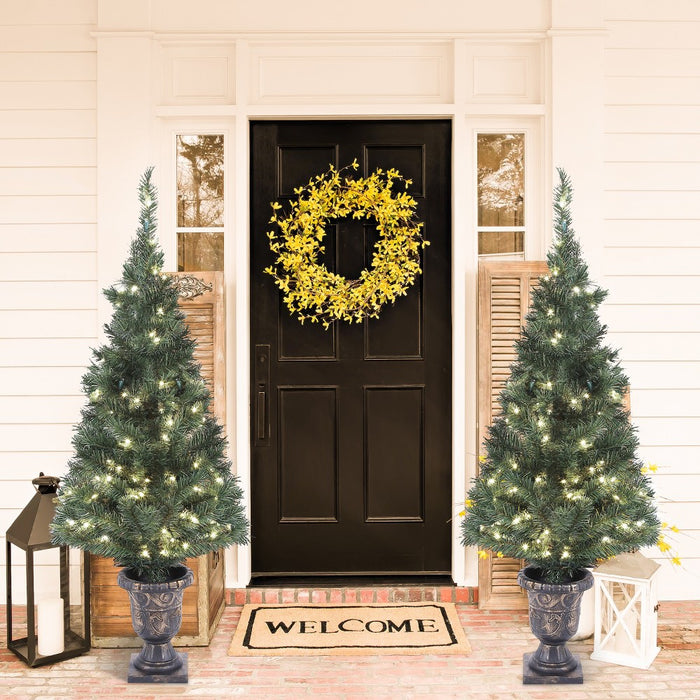 LuxenHome Set of 2 3.9' Pre-Lit LED Artificial Pine Christmas Tree with Urn Pot Green