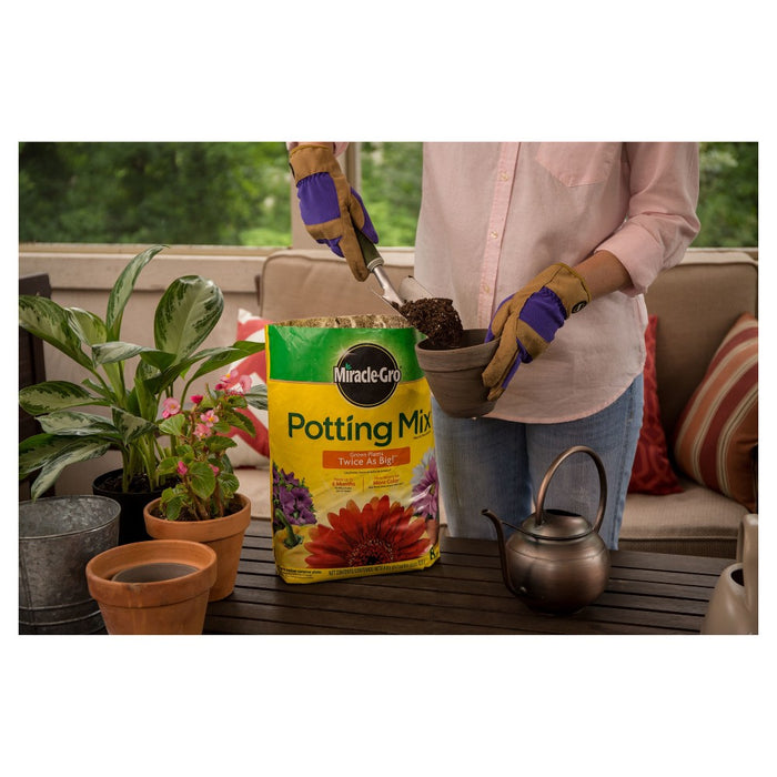 Miracle-Gro Premium Potting Mix 1 Cubic Foot6 (LOCAL PICKUP ONLY)