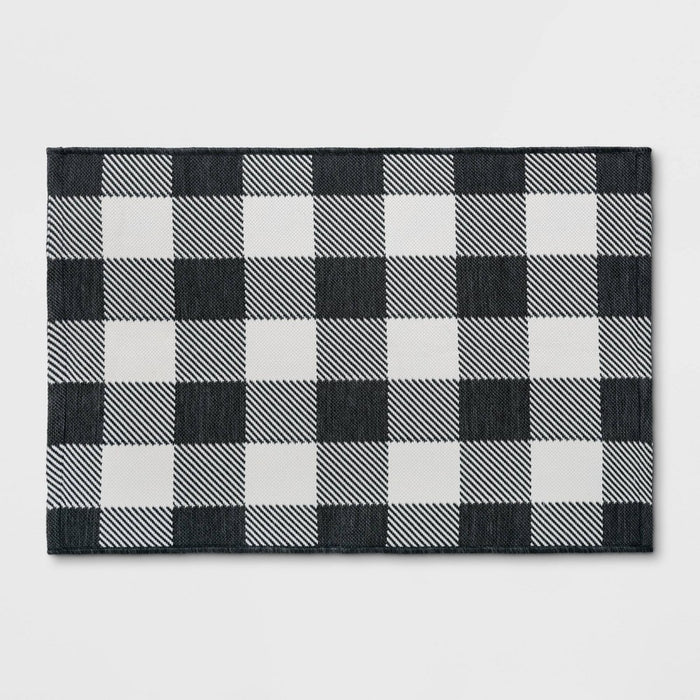 2'x3' Indoor/Outdoor Reversible Scatter Rug Black/White - Threshold