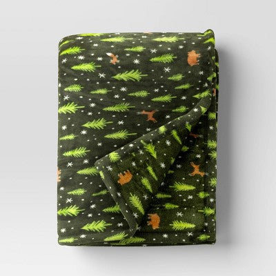 Christmas Tree Printed Plush Throw Blanket Green - Wondershop