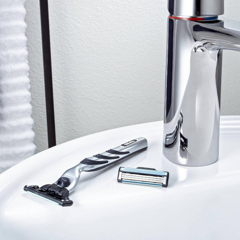 Gillette Mach3 Men's Razor + 2 Razor Blade Refills