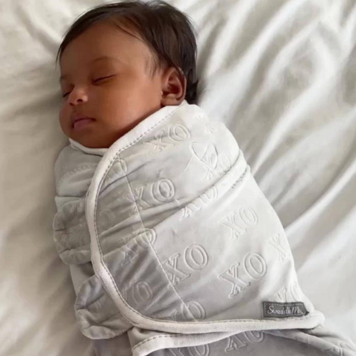 SwaddleMe Original Soft & Cozy Velboa Swaddle Wrap 0-3 Months - Hugs & Kisses