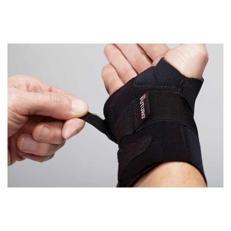 FUTURO Compression Stabilizing Wrist Brace, Right Hand, S/M