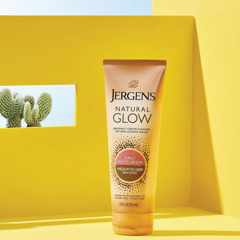 Jergens Natural Glow Daily Moisturizer Medium To Tan, Self Tanner Body Lotion, Sunless Tanning - 7.5 fl oz