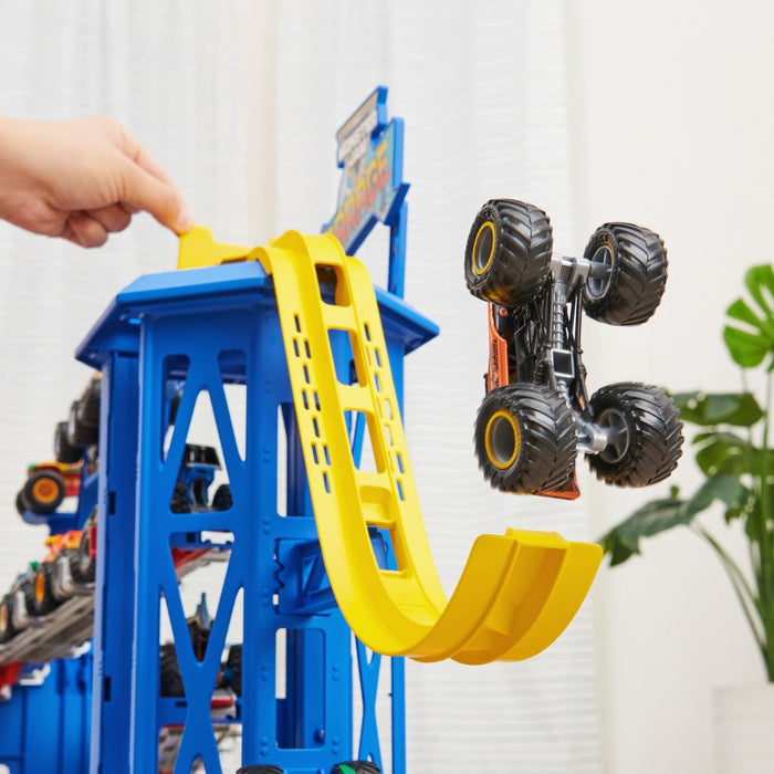 Monster Jam Garage Playset (LOCAL PICKUP ONLY)