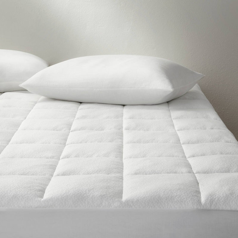 Queen Memory Foam & Down Alternative Mattress Pad - Casaluna™