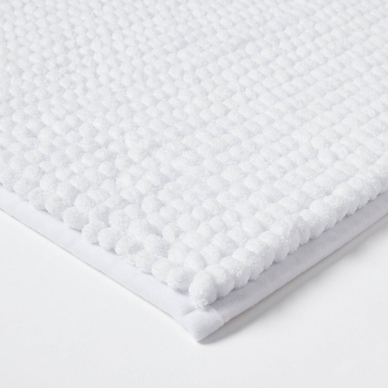 17"x24" Chunky Chenille Memory Foam Bath Rug White - Room Essentials™
