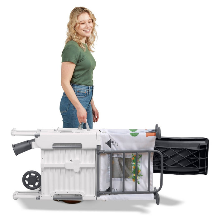 Radio Flyer Play & Fold Away Modern Farm House (LOCAL PICKUP ONLY)