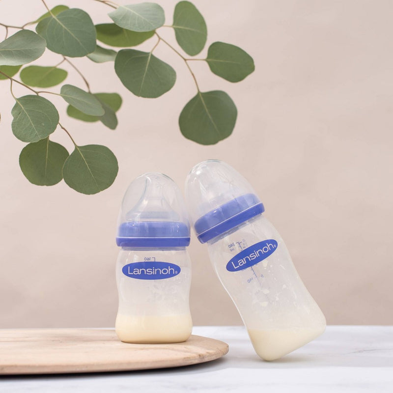 Lansinoh Baby Bottles for Breastfeeding Babies with 3 Medium Flow Nipples (Size 3M) - 8oz/3ct