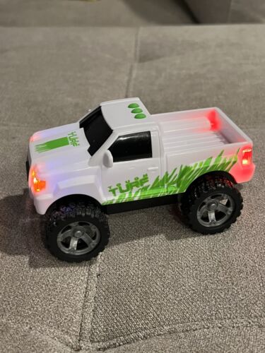 MAXX ACTION PICK-UP TRUCK Friction Pick Up Tough Turf