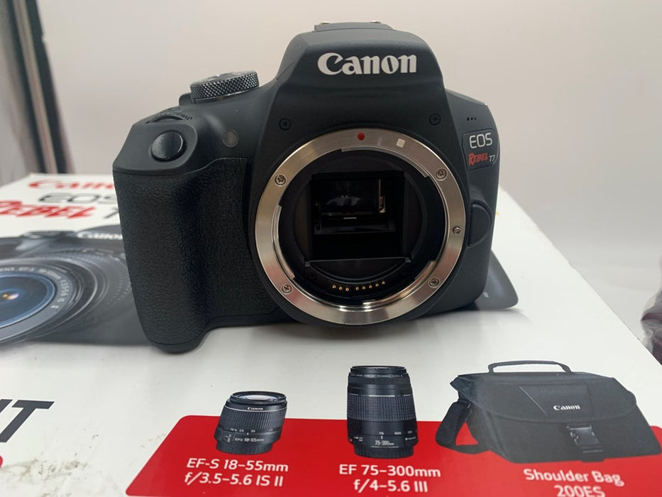 Canon EOS REBEL T7 EF18-55mm + EF 75-300mm Double Zoom KIT *SEE DETAILS*