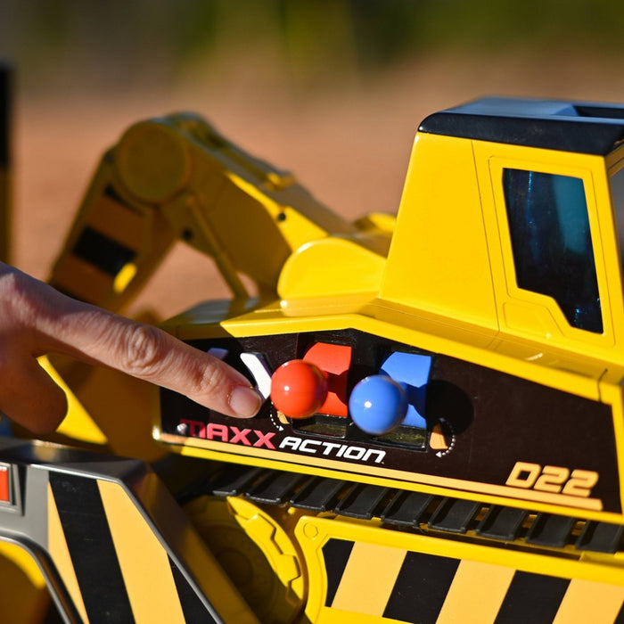 Maxx Action 2-N-1 Mega Mover – Construction Truck and Trailer (LOCAL PICKUP ONLY)