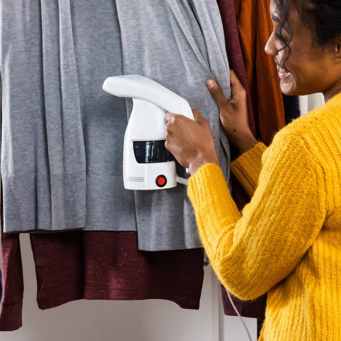 BLACK+DECKER Easy Garment Steamer