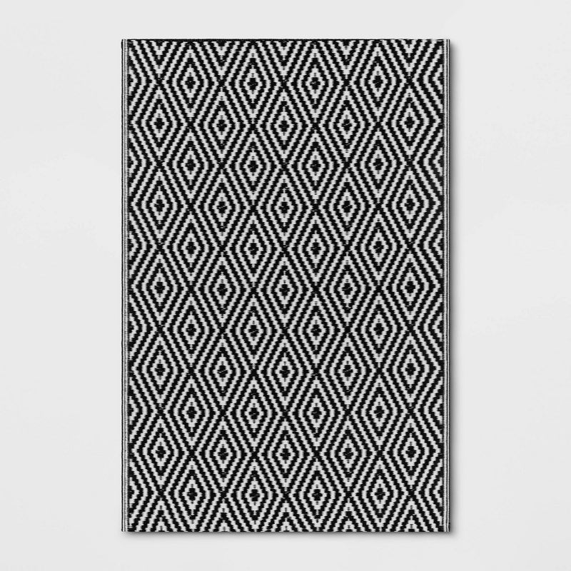 24"x36" Diamond Indoor/Outdoor Rug Black/White - Room Essentials™ (LOCAL PICKUP ONLY)