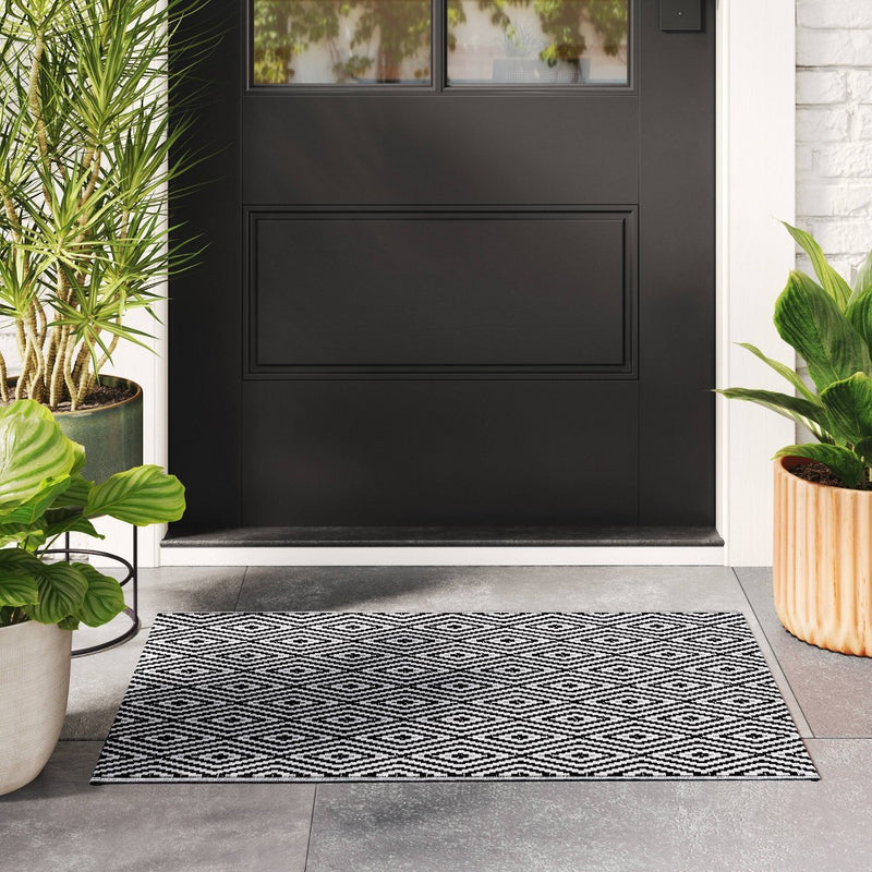 24"x36" Diamond Indoor/Outdoor Rug Black/White - Room Essentials™ (LOCAL PICKUP ONLY)