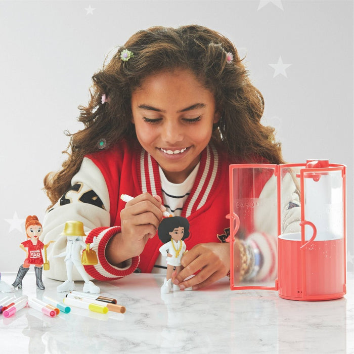 FAO Schwarz Street Chic Fashionistas Wash-And-Color Design Dolls 23pc