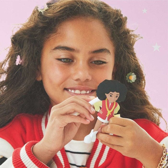 FAO Schwarz Street Chic Fashionistas Wash-And-Color Design Dolls 23pc