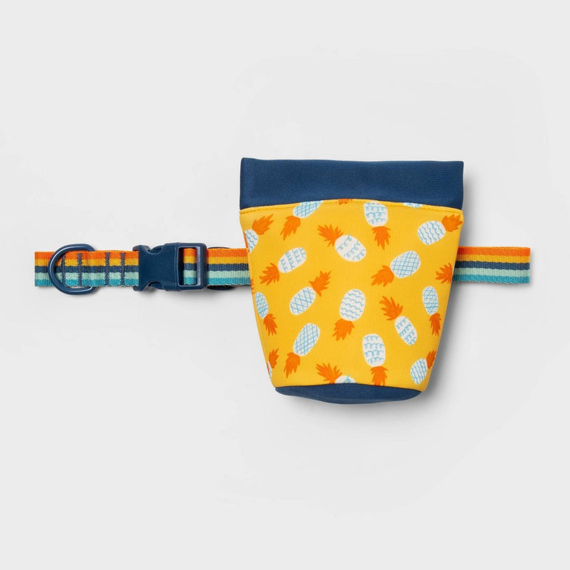 On The Go Dog Treat Holder with Magnetic Closure - Sun Squad™