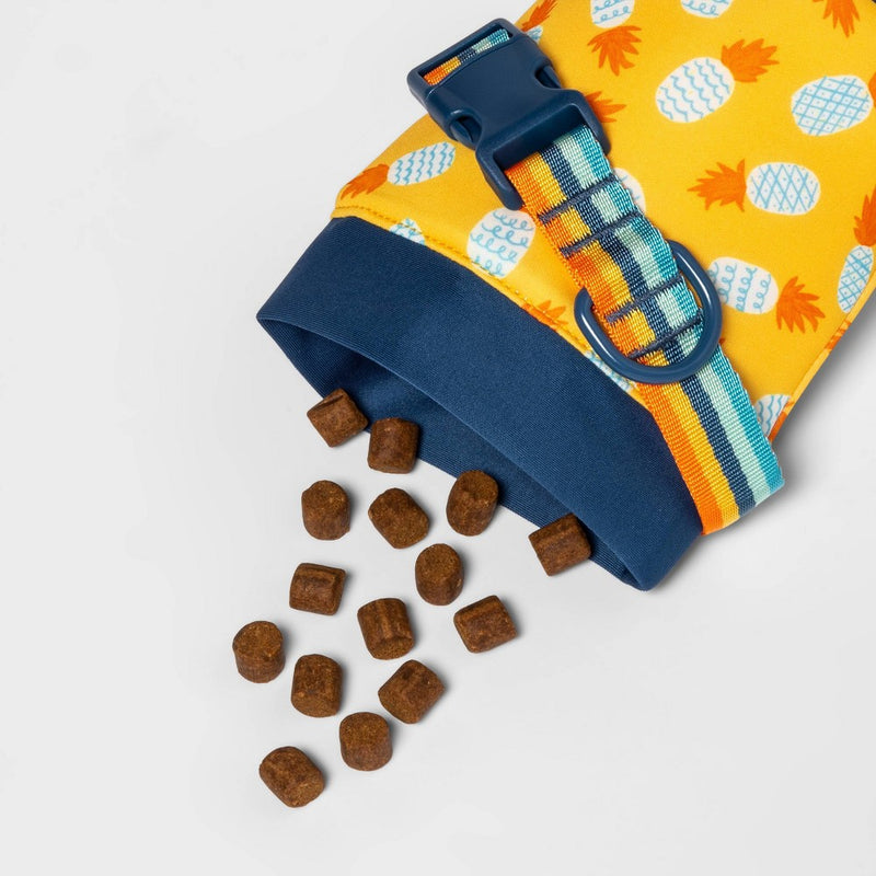 On The Go Dog Treat Holder with Magnetic Closure - Sun Squad™