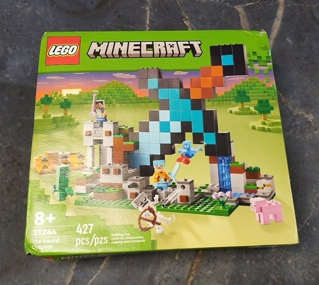 LEGO Minecraft The Sword Outpost Toy with Mobs 21244 *DAMAGED BOX - SEE DETAILS*