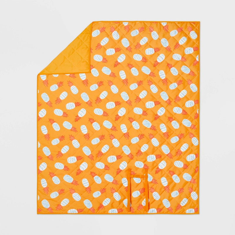 72" x 60" Pineapples Picnic Blanket - Sun Squad™