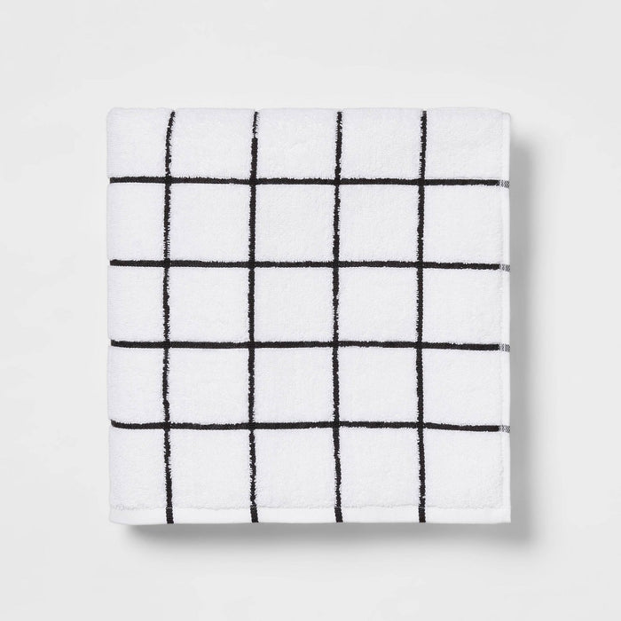 Oversized Grid Everyday Bath Towel Black/White - Room Essentials™