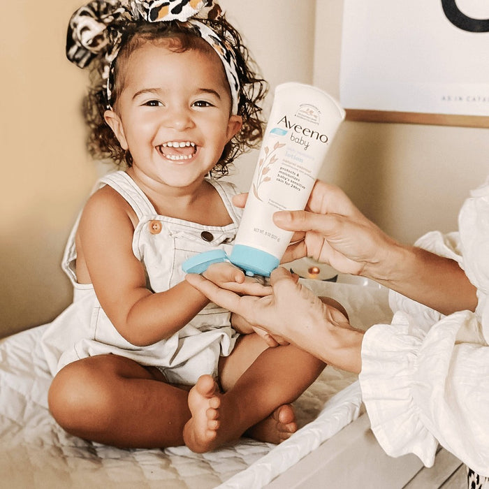 Aveeno Baby Daily Moisture Body Lotion for Delicate Skin with Natural Colloidal Oatmeal & Dimethicone - 18 fl oz