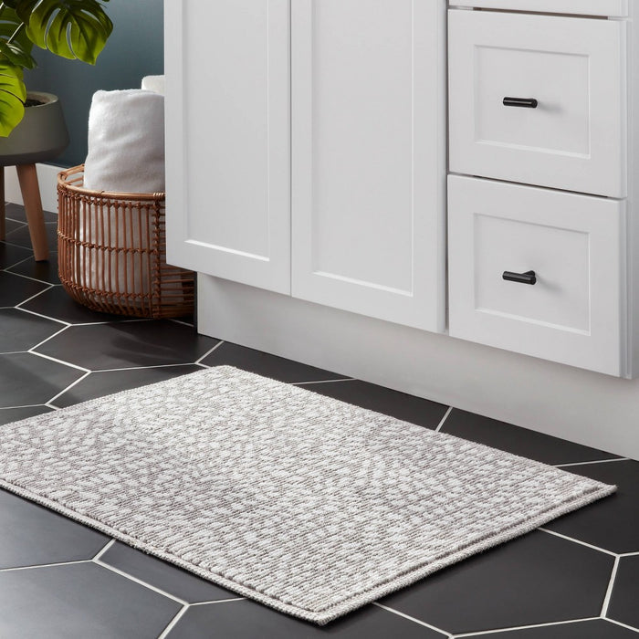 20"x30" Performance Plus Bath Mat Gray Geo - Threshold™