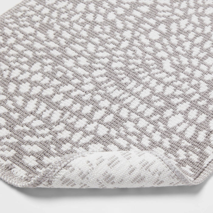 20"x30" Performance Plus Bath Mat Gray Geo - Threshold™