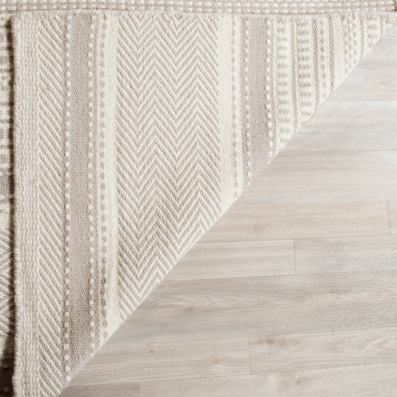 Rhea Accent Rug - Gray / Ivory - (2'6" X 4') - Safavieh (LOCAL PICKUP ONLY)