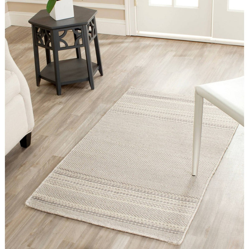 Rhea Accent Rug - Gray / Ivory - (2'6" X 4') - Safavieh (LOCAL PICKUP ONLY)