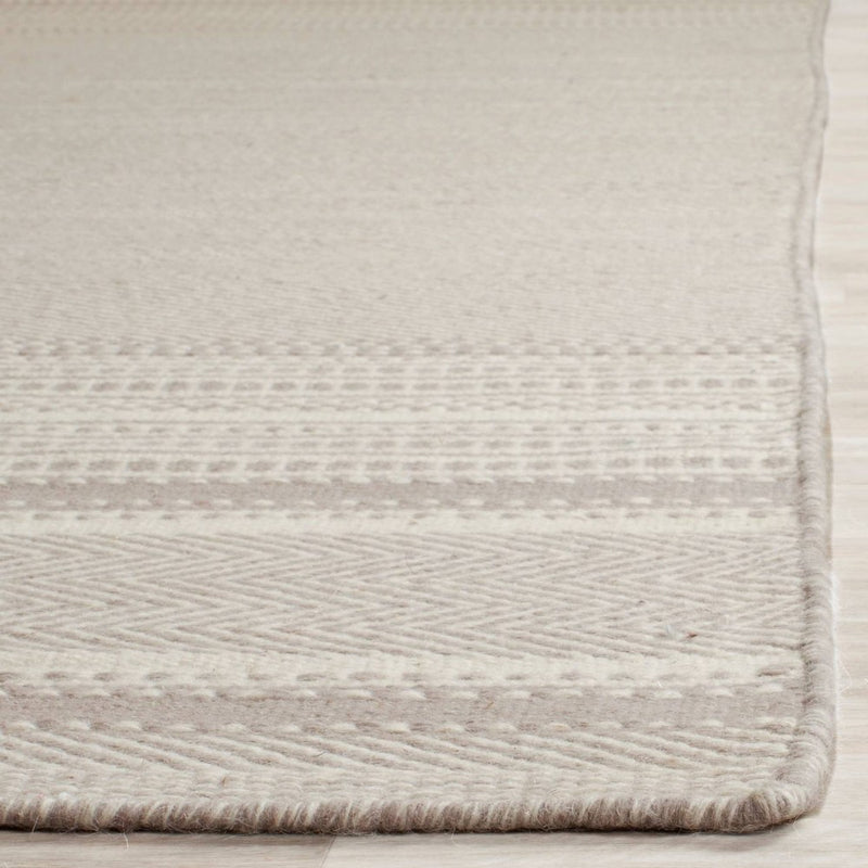 Rhea Accent Rug - Gray / Ivory - (2'6" X 4') - Safavieh (LOCAL PICKUP ONLY)