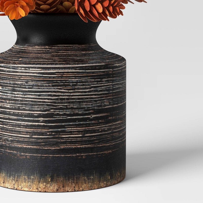 Small Hops Arrangement in Ceramic Pot Black - Threshold