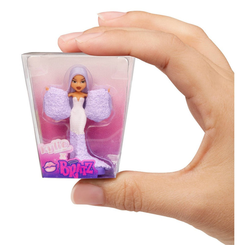 LOT OF 16!!!! in Display -Mini Bratz x Kylie Jenner Series 1 Collectible Figures
