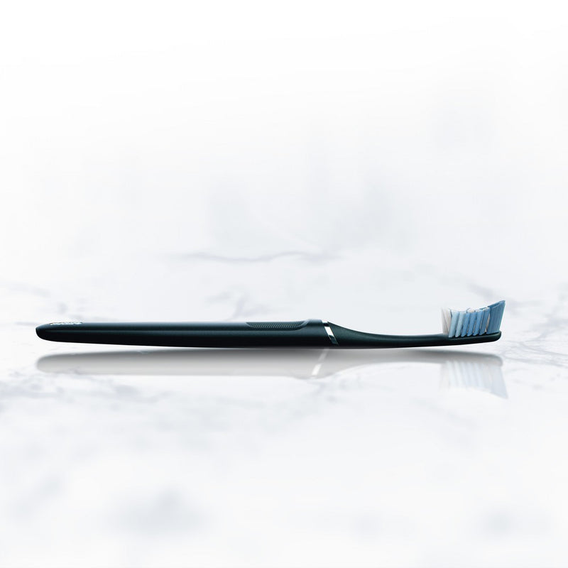 Oral-B Clic Toothbrush Matte Black with Magnetic Holder