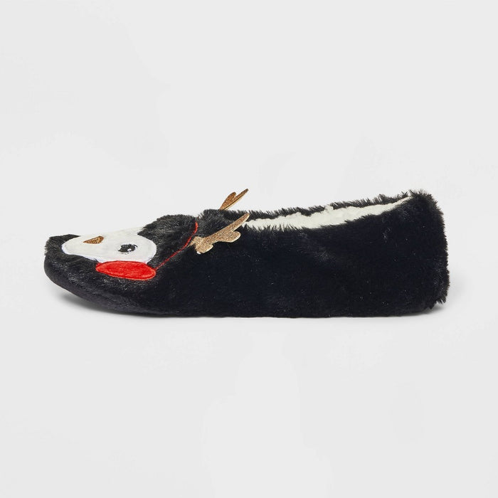 Women's Penguin Faux Fur Pull-On Slipper Socks with Grippers - Wondershop Black/White S/M