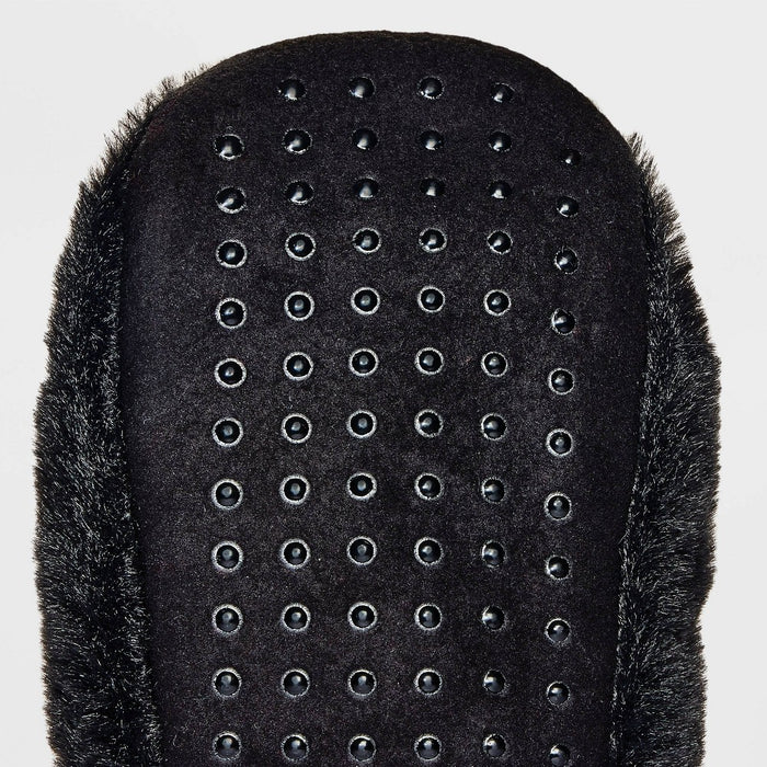 Women's Penguin Faux Fur Pull-On Slipper Socks with Grippers - Wondershop Black/White S/M
