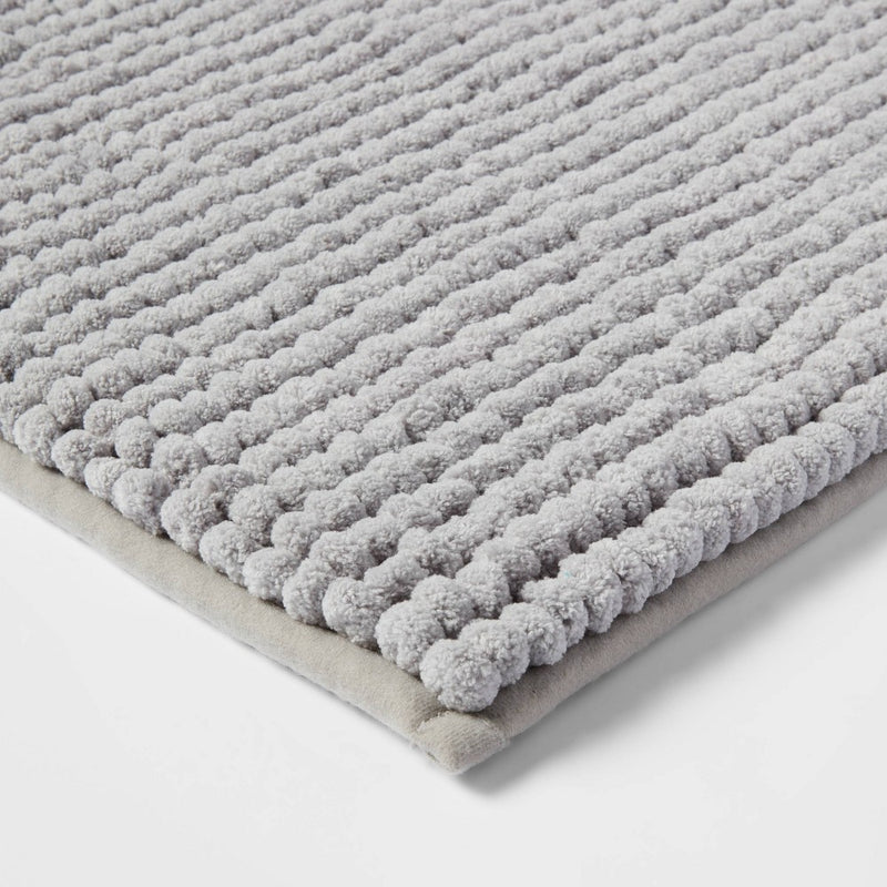 17"x24" Chunky Chenille Memory Foam Bath Rug Light Gray - Room Essentials
