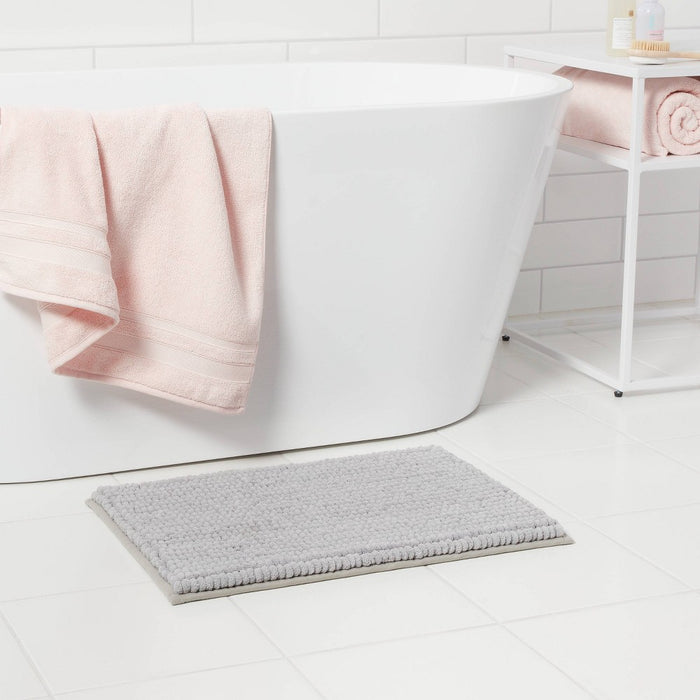 17"x24" Chunky Chenille Memory Foam Bath Rug Light Gray - Room Essentials