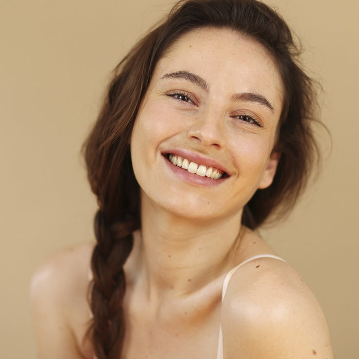 Aveeno Calm + Restore Face Cleanser for Sensitive Skin with Nourishing Oat & Feverfew - Fragrance Free - 7.8 fl oz